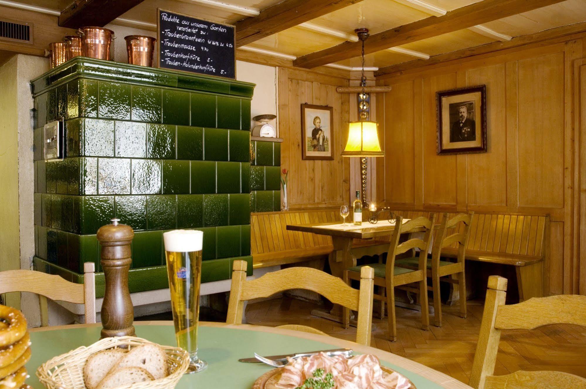 Hotel Landgasthof Hirschen Ramsen Restoran gambar